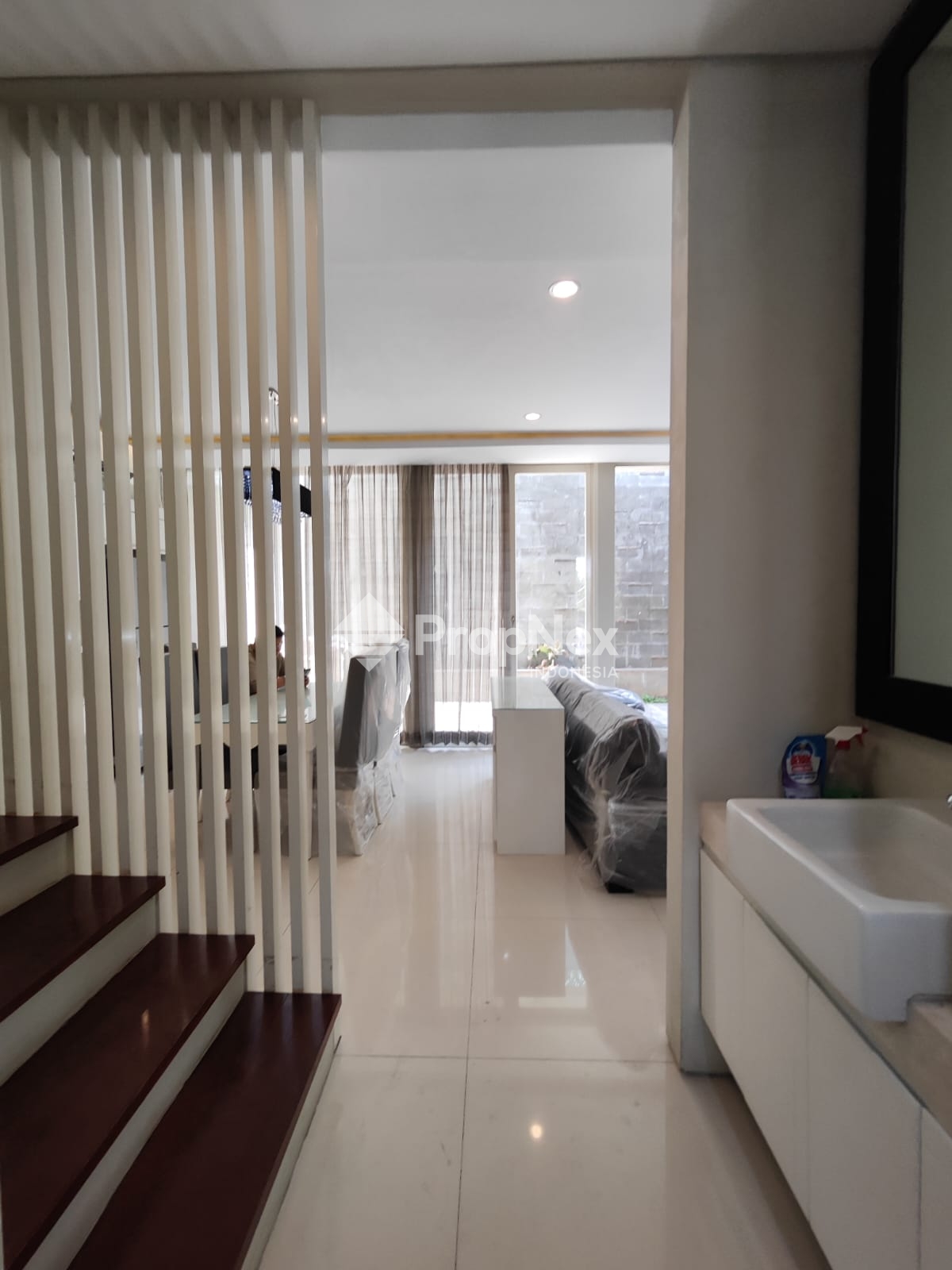 Rumah 2 Lantai Bagus Furnished di Citraland Stonegate — foto 5